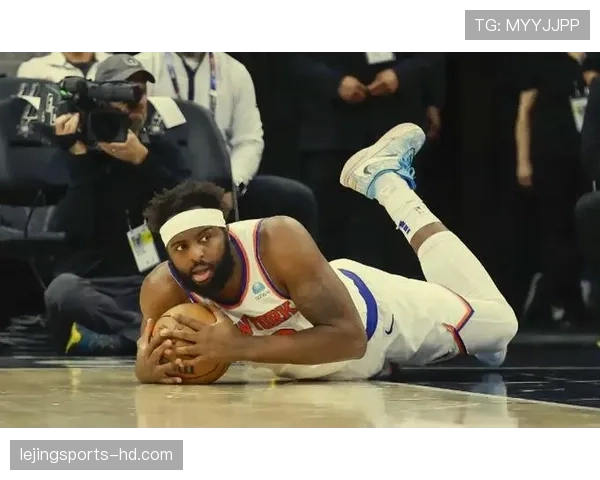 米切尔·罗宾逊挡拆回切为后卫提升内线效率胜过上季